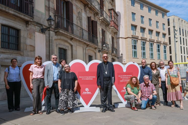 20250619_RODA_DE_PREMSA_CARITAS_BCN_MEMORIA_2024_@ERICK_NAZARIO-11-scaled-e1750333456591